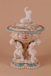 Minton-Vase, um 1854
